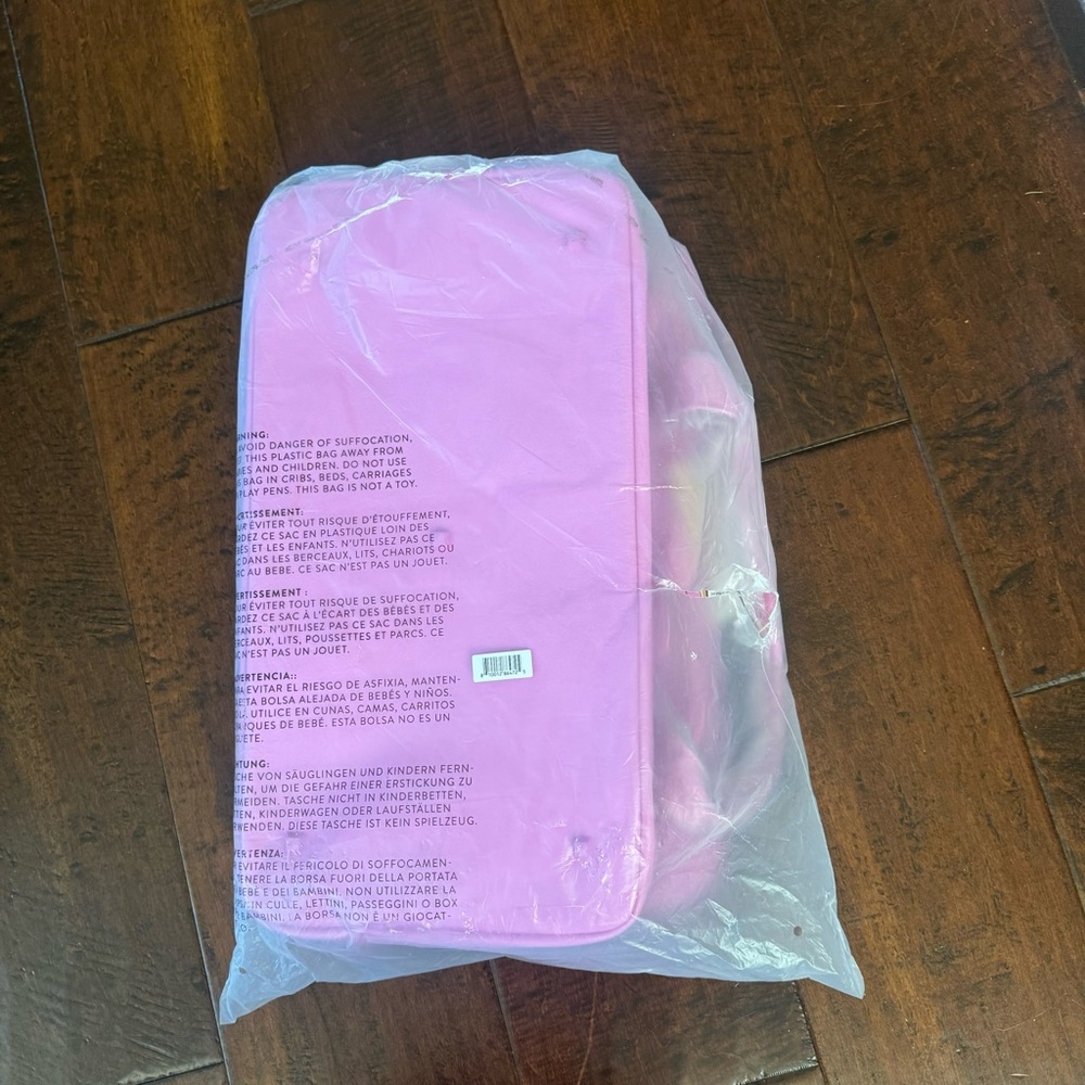 NWT Beis Weekender Bag Berry - Picture 6 of 8